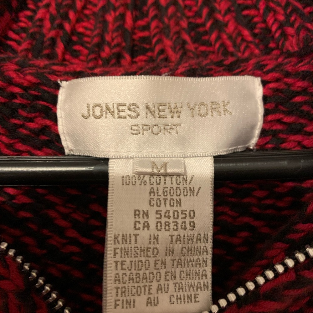 Worn once, too small for me. Cute and warm!